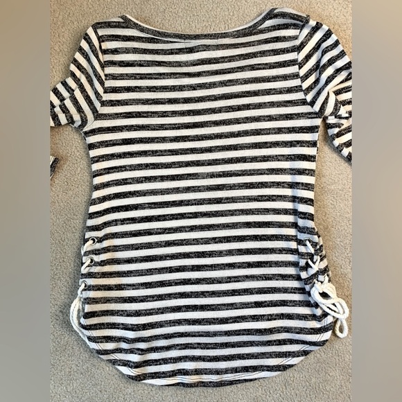 Almost Famous boho top blouse Stripe Ties Size Medium Black White - Picture 3 of 7